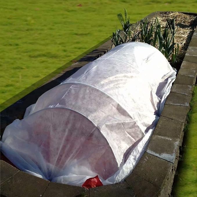 Agfabric Plant Covers Freeze Protection Floating Row Covers 10'x25' 0.9oz Plant Covers Freeze Sun Protection,Frost Cloth for Vegetables,White