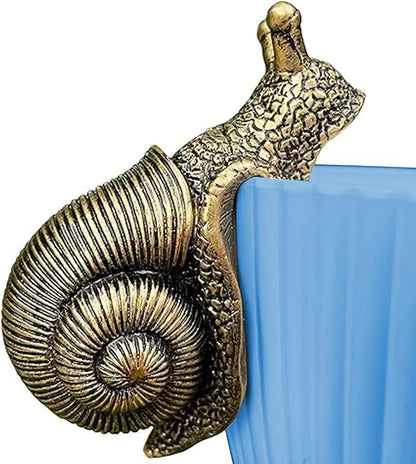 2025 New Vintage Resin Snail Embracing Flowerpot Statue Climbing Statue And Flowerpot Miniature Fairy Tale Garden Terrace Decoration Resin Art Courtyard Lawn Outdoor Fence Hanging Animal Decoration
