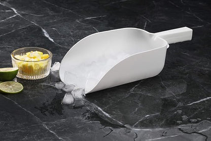 New Star Foodservice 34486 Polycarbonate Plastic Utility Ice Scoop, White, 64-Ounce